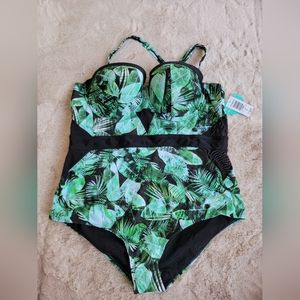 NWT Torrid Vixen Swimsuit Plus Size 3 Leaf Print